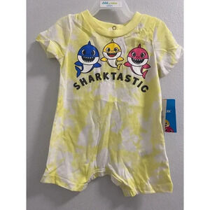 BABY SHARK 2 PIECE 6/9 MONTHS NEW